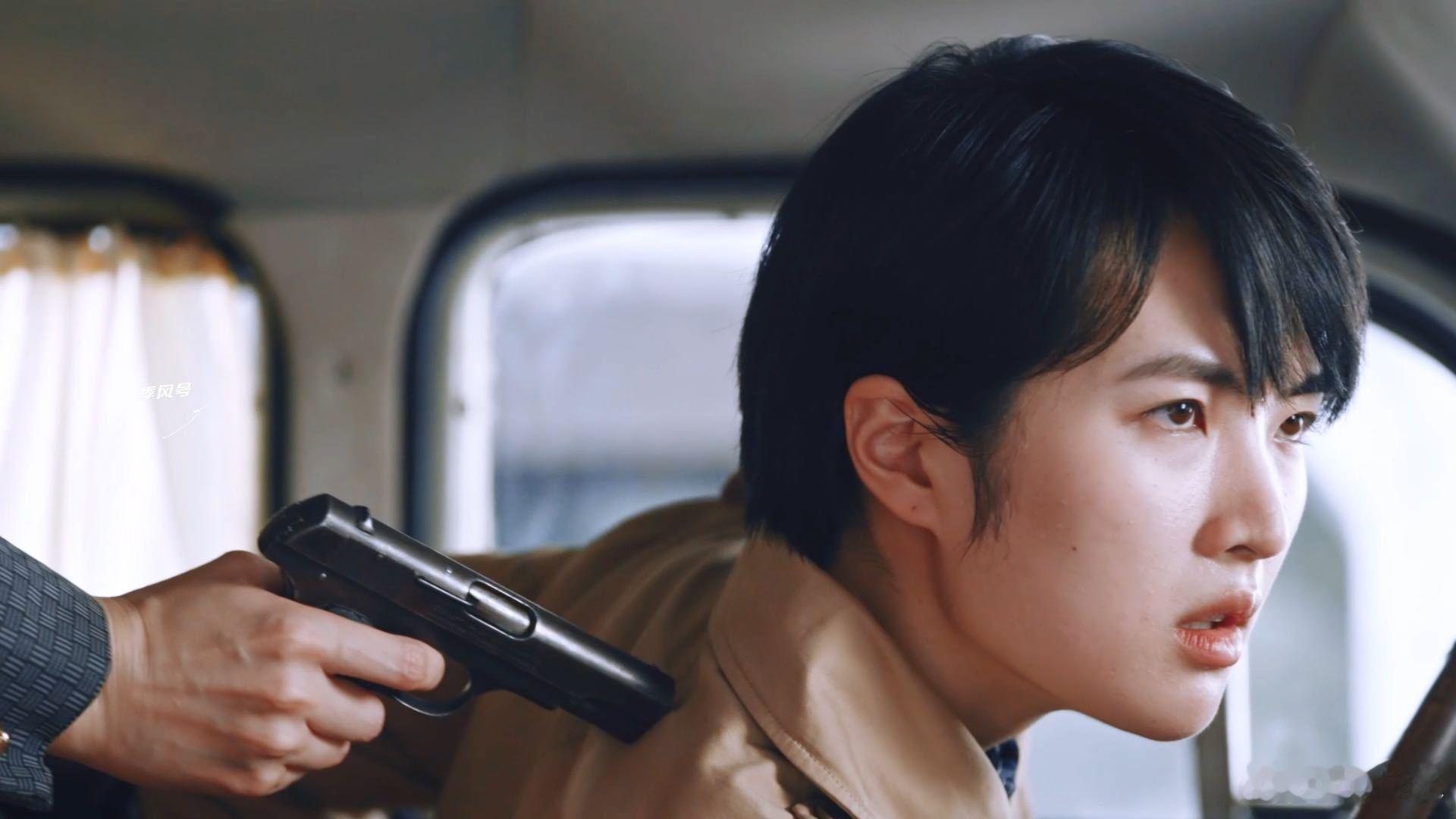 #岑小满可是戴月清严选# 岑小满戴月清一正一邪却在剧中产生了奇妙的化学反应，其实