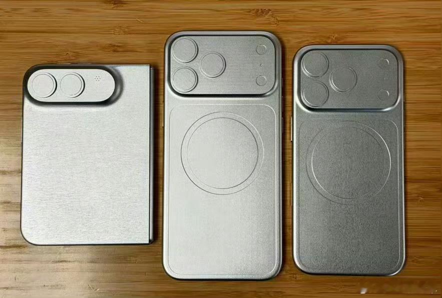 曝史上最薄iPhone来了价格肯定不便宜的各位秋季冲吗？iPhone Fold尺