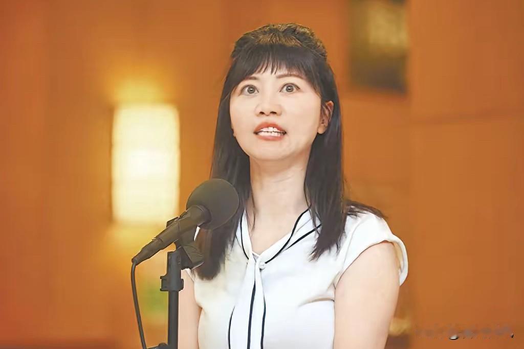 侯汉廷当着高嘉瑜的面，痛批民进党就是岛内“毒瘤”
侯汉廷当着高嘉瑜的面一点情面不