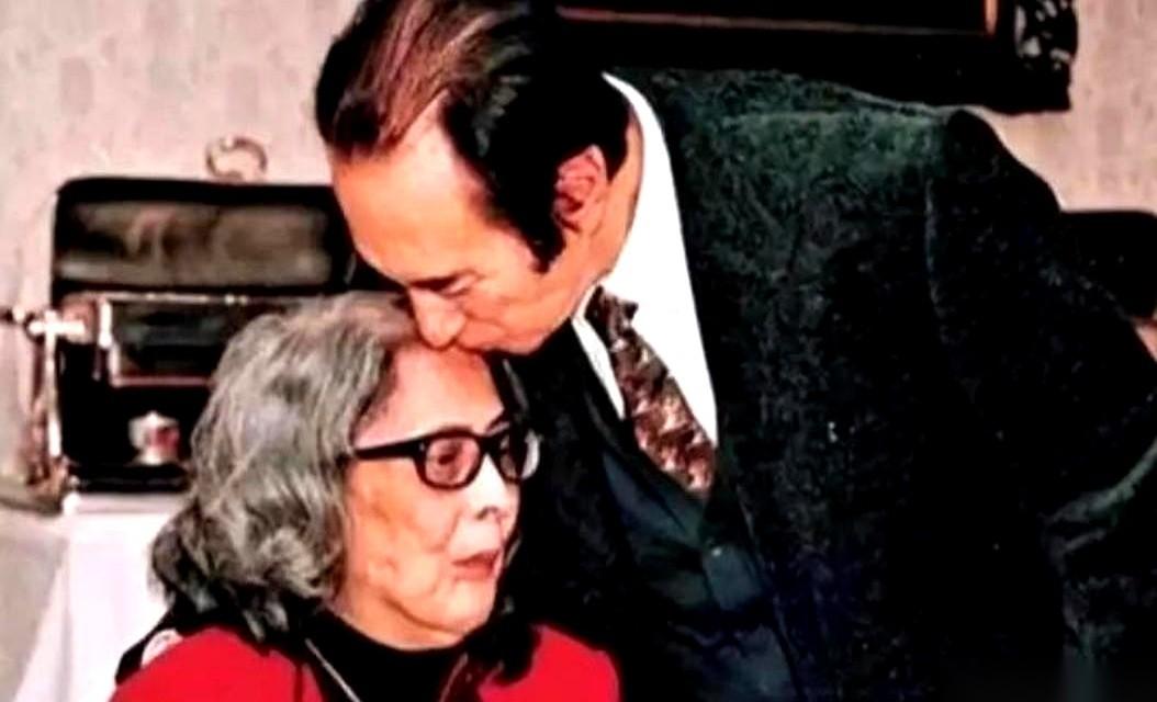 1957年，何鸿燊走进原配黎婉华的病房。
看着床上那个切了胃、只能靠流食维生的女