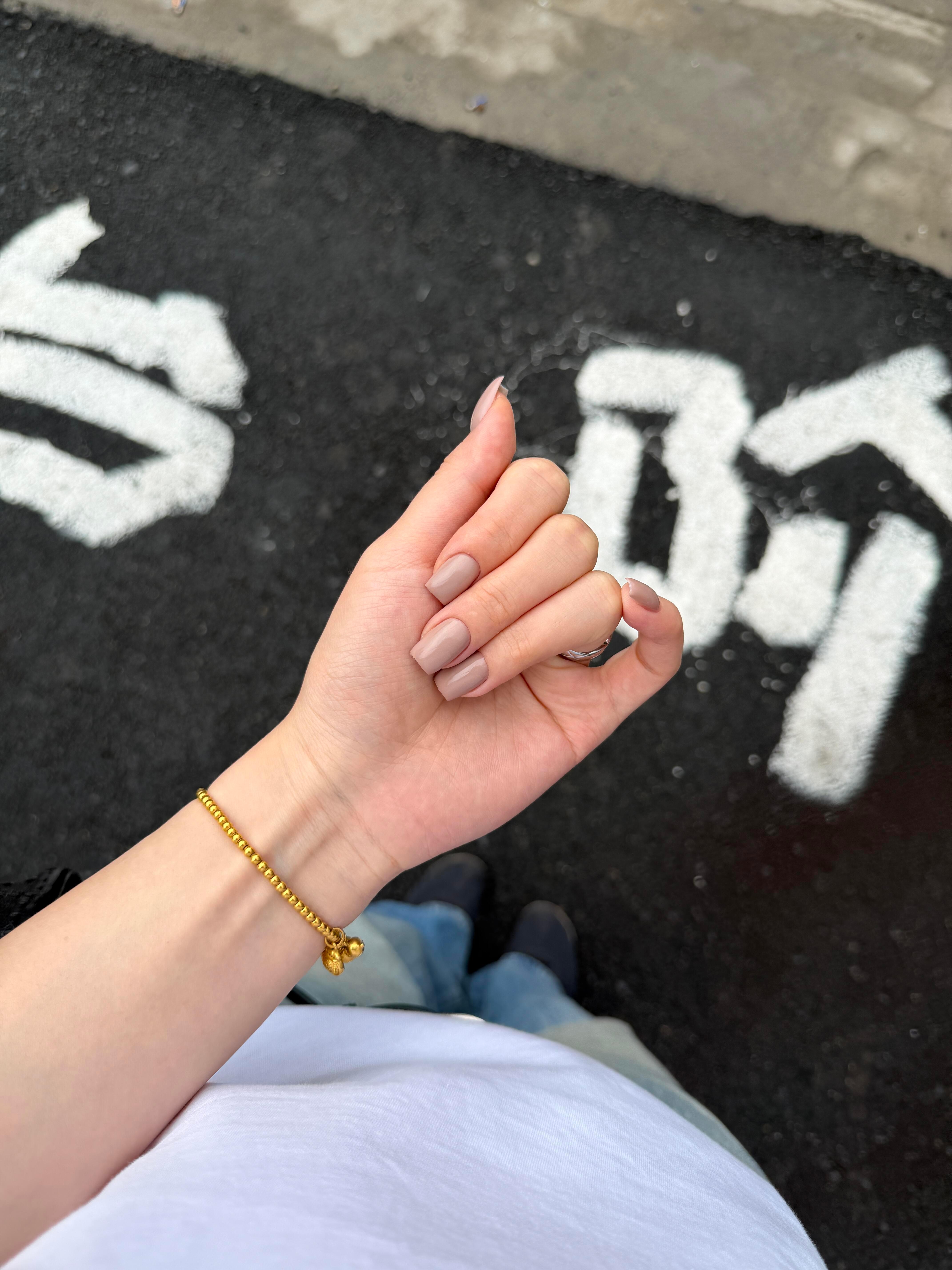 如果人生有撤回键,我要撤回对所有人袒露真心的所有时刻。 