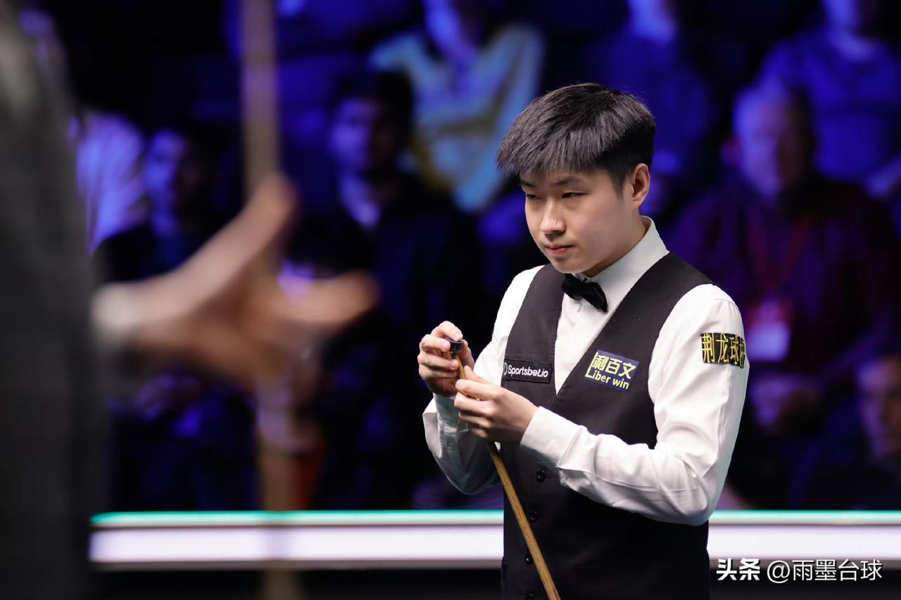 太残暴了！巫师遭零封！

2026斯诺克巡回锦标赛今晚进行的半决赛，上半场赵心童