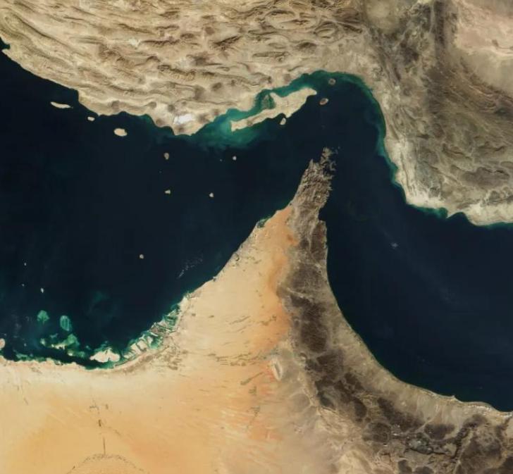 刚在菲律宾搞完7国军演，把导弹架到了巴士海峡门口，谁能想到，特朗普一转头，就直接