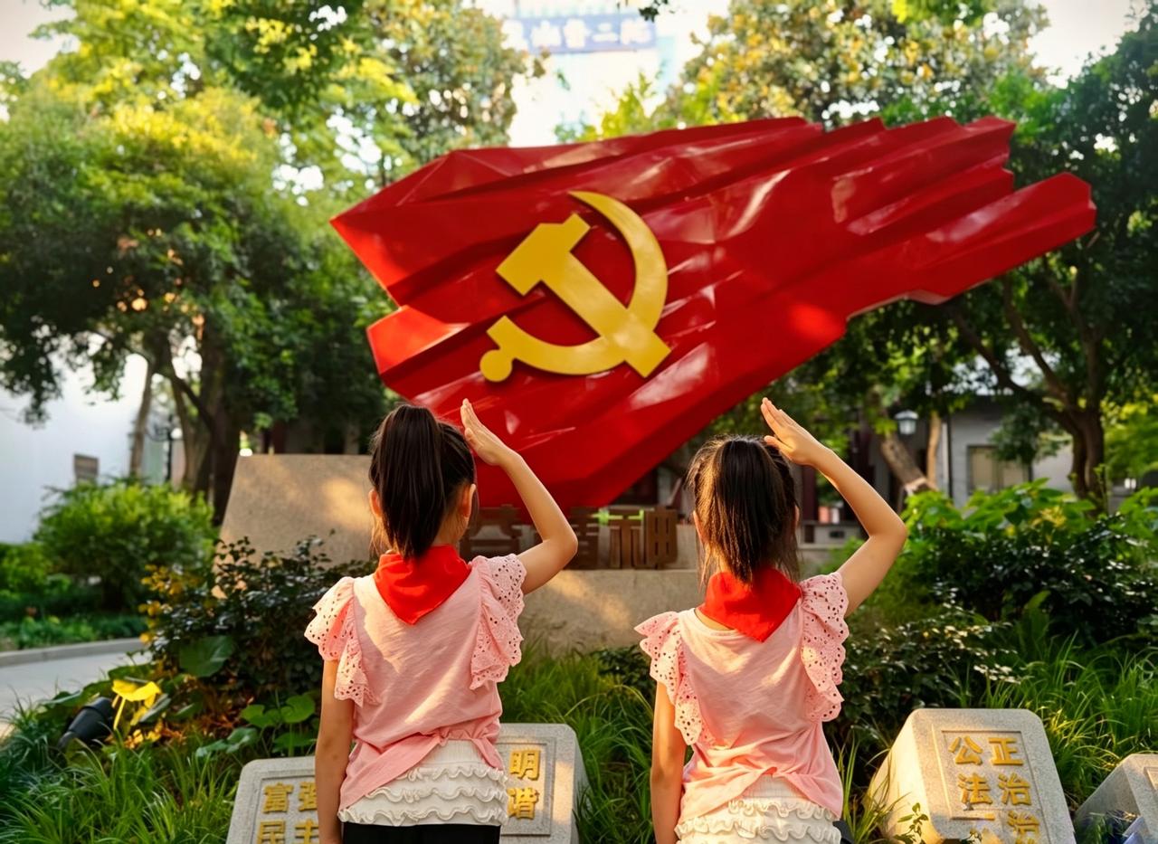 《童心向党》，看完瞬间梦回小学，满满童年回忆！