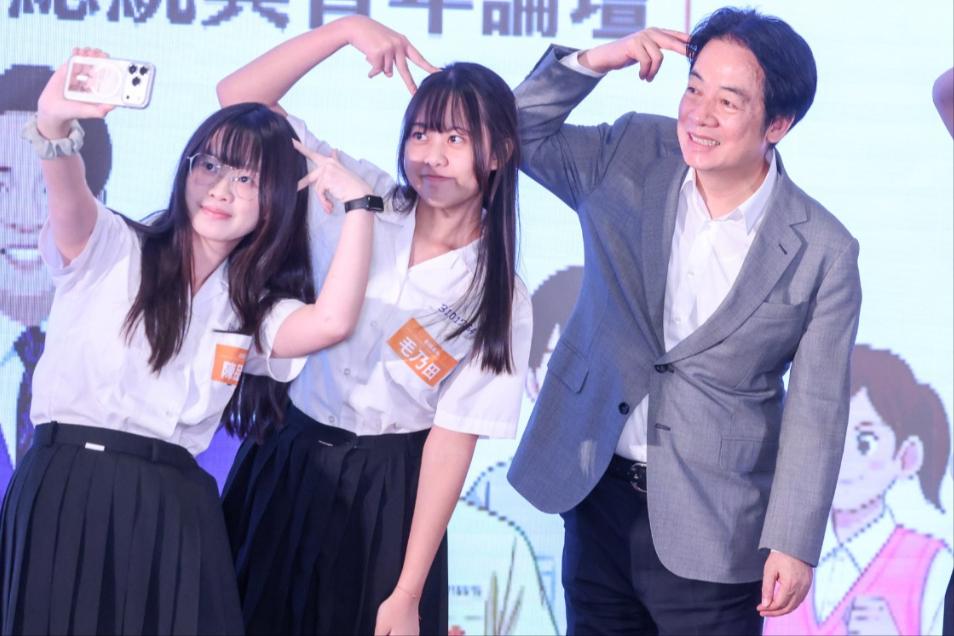 【台媒鼓吹“投票”是另一座“护台神山”】台积电控制了世界绝大部分高端芯片，民进党