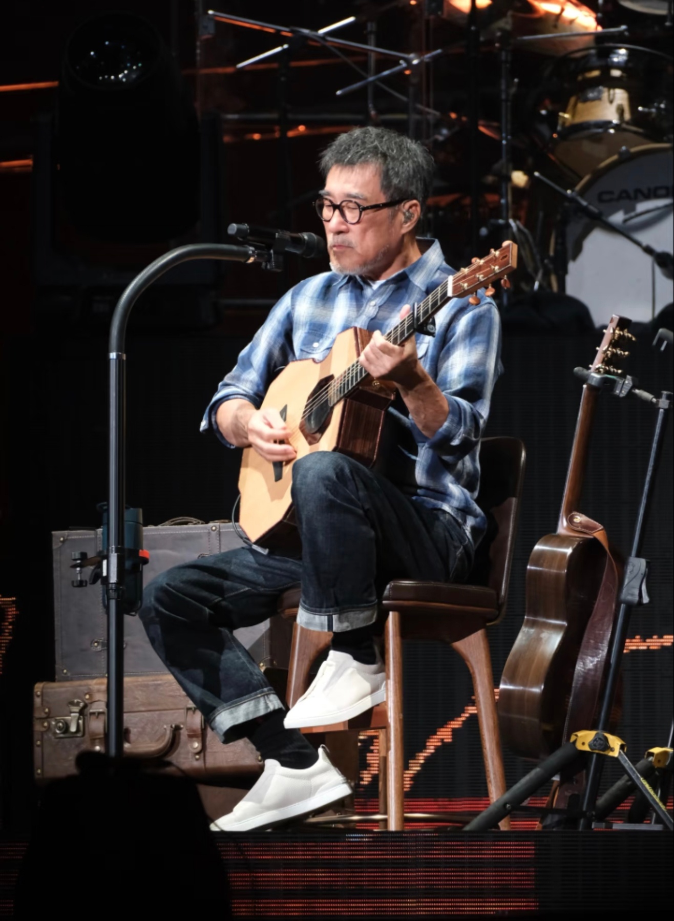 李宗盛要去烟台开演唱会下个月带 CFO 去感受感受是年龄的关系吗？感觉老李唱的每