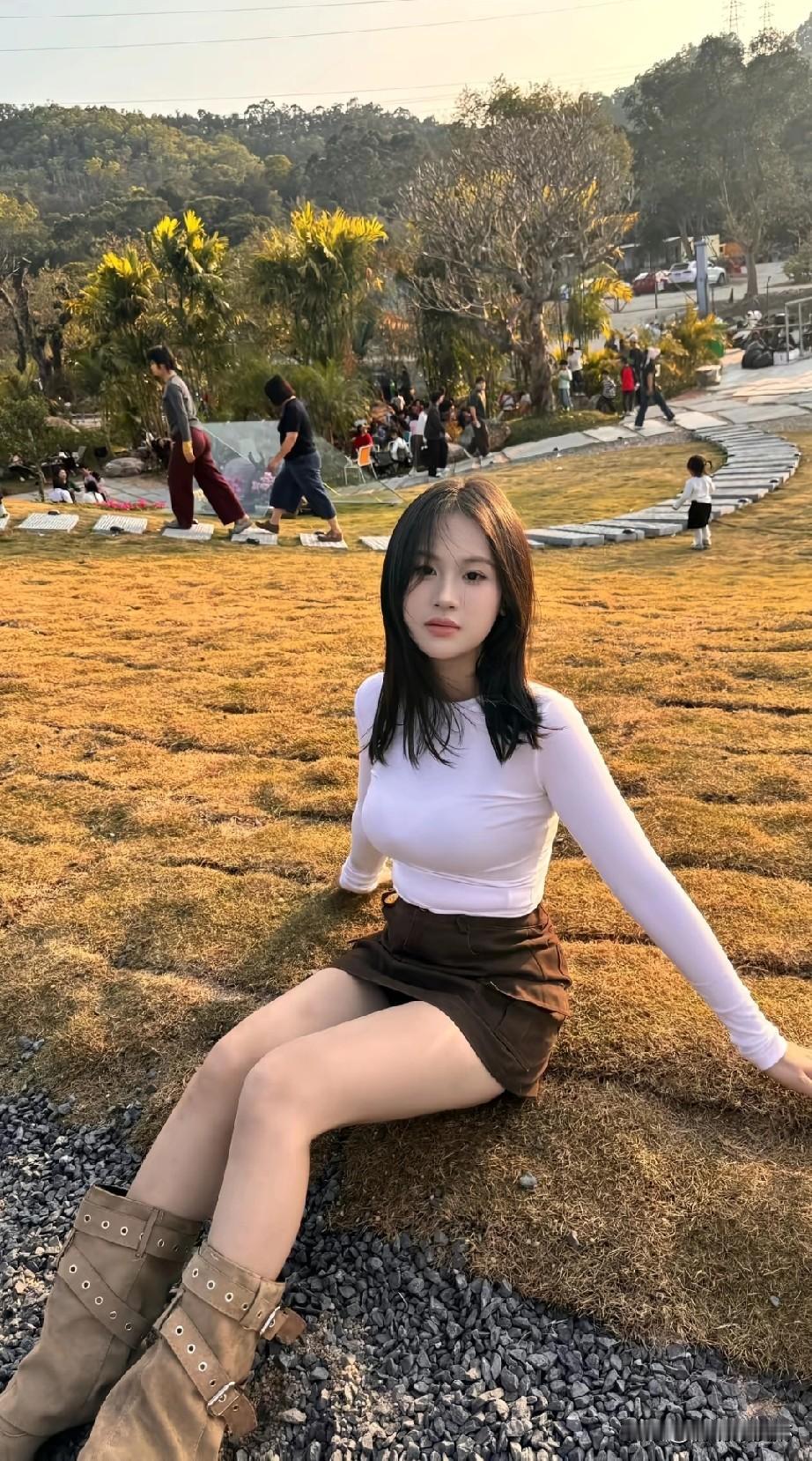 阳光洒满的野餐时光，与闺蜜共度美好下午