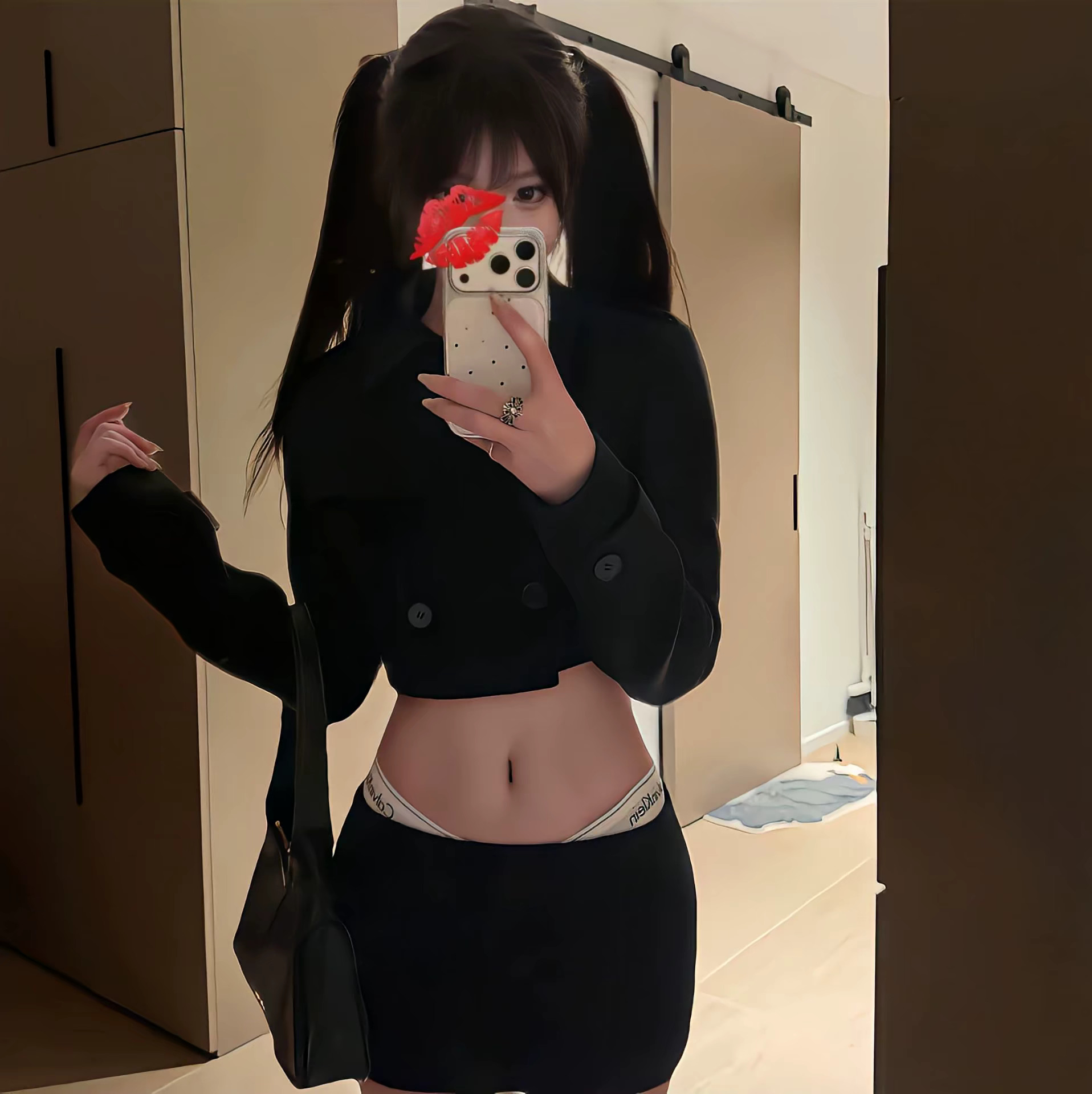 “如果逃避可以让你轻松那离开是我送给你的最后一个礼物 ”𝑾𝒆𝑪𝒉𝒂𝒕