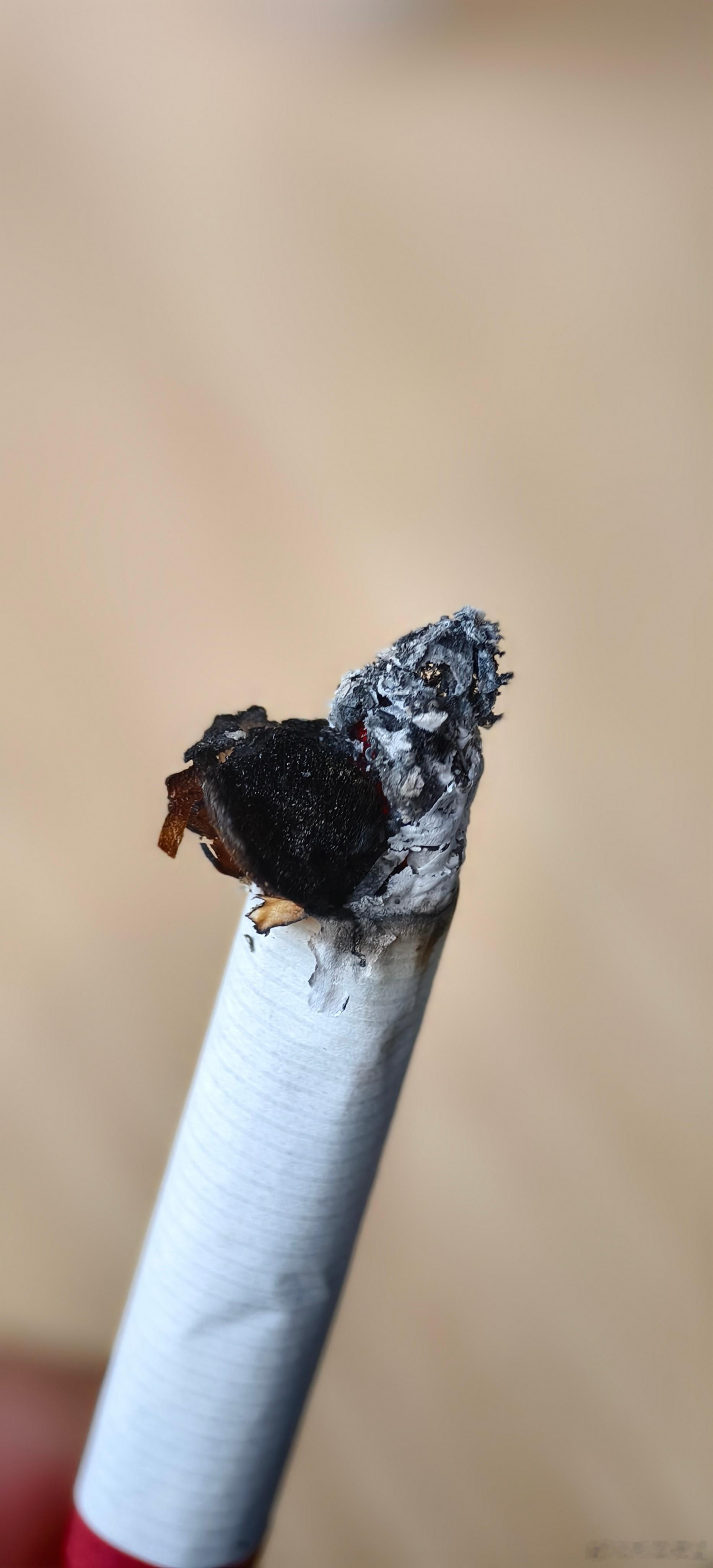 这几率可以买彩票了吧，烟丝带烟头，有退一赔三吗中国烟草