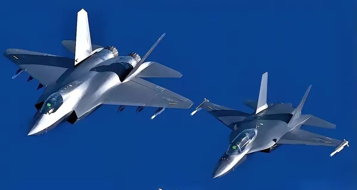 中国新猎鹰杀入世界军贸教练机市场，能上航母能隐身，号称超级小黄蜂，这让韩国的FA