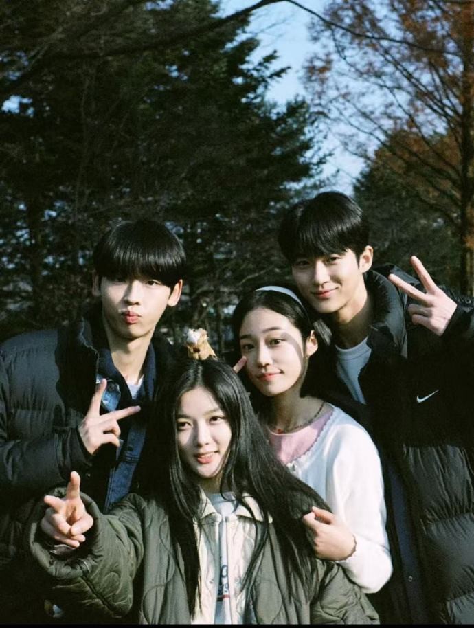 《二十世纪少女》一些照片🈶 