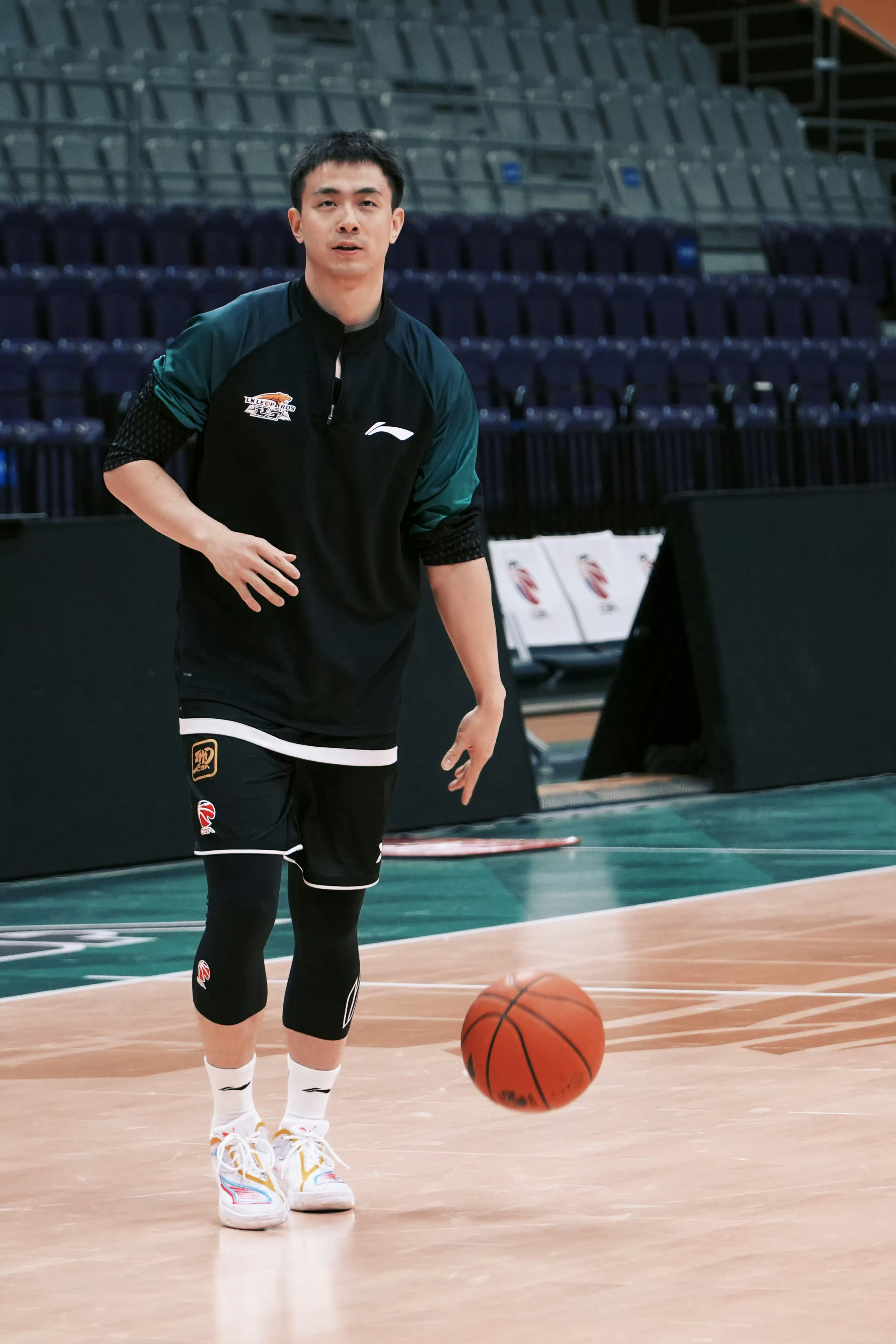 赵继伟复出！据了解赵继伟伤势恢复好于预期，将出战主场对阵新疆的比赛！对于困境中的