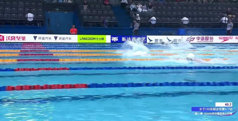 张雨霏100蝶预赛第三 张雨霏以58秒34位列预赛第三，顺利晋级决赛。预赛蓄力稳