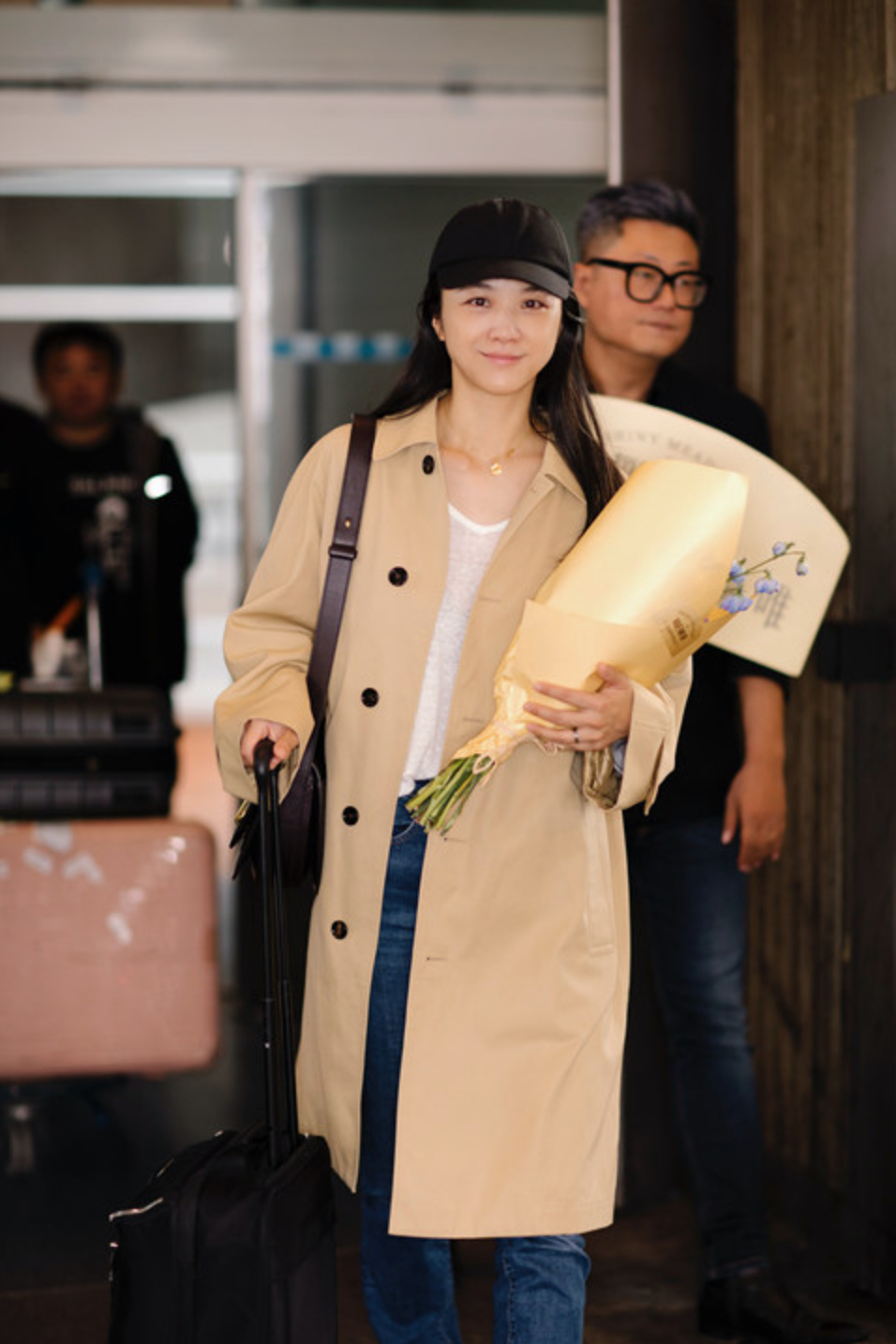 网传#汤唯担任巴黎奥运火炬手#[哇]，这边汤唯代言的高端鲜奶品牌每日鲜语[送花花