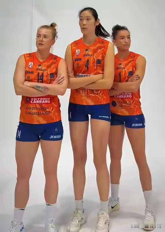 【朱婷，还能说你点什么呢】
说你不行，你在意甲女排本赛季双率稳居榜首，常规赛收官