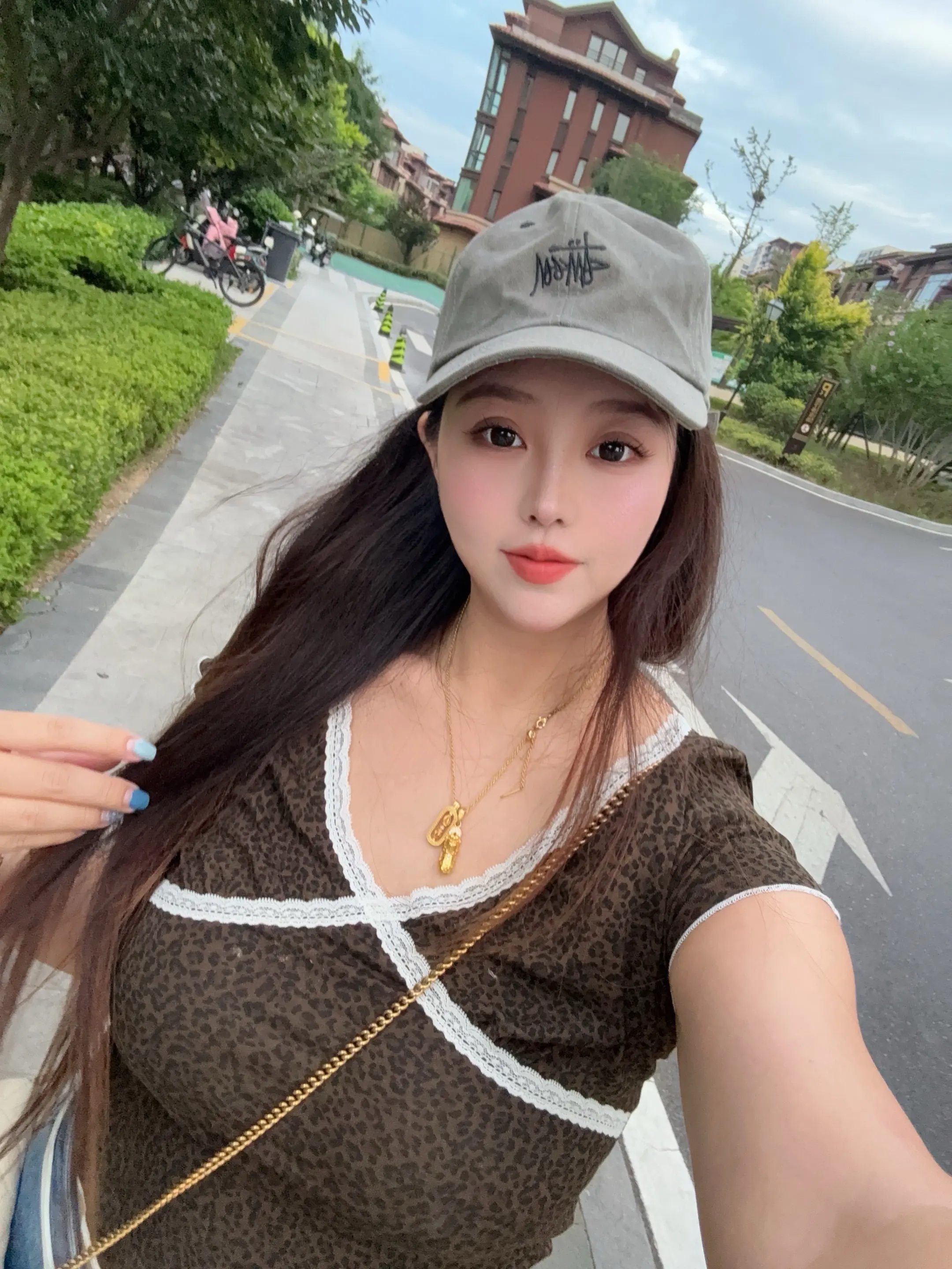一把年纪还爱来爱去，真的很无语啊哈哈哈