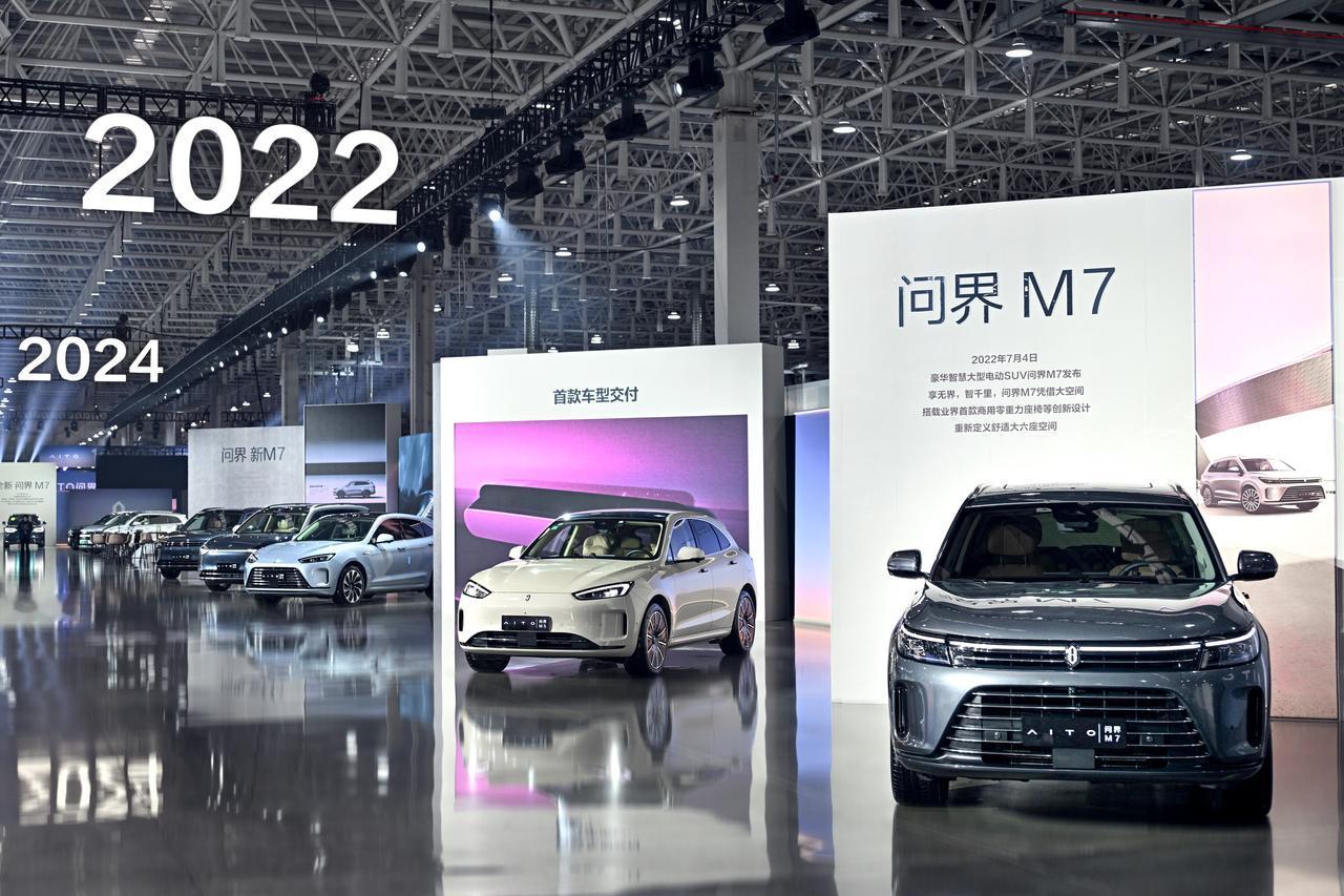 2025年问界M9高达11万+的销量，撕开高端SUV市场新口子
2025大型SU