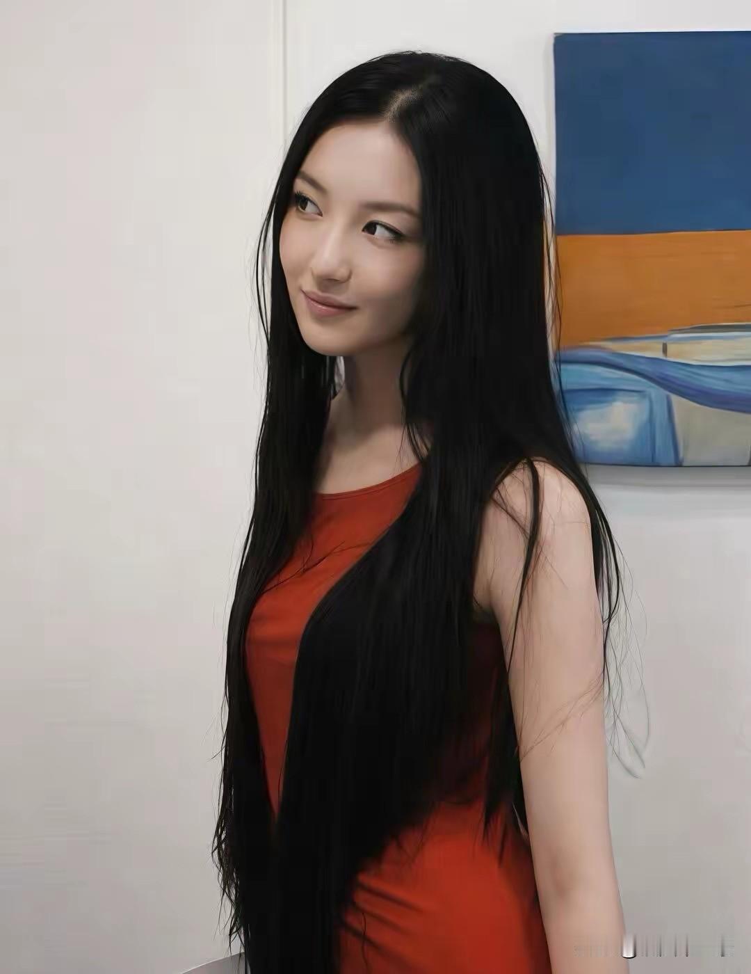 19岁的李嫣，黑马逆袭，长成娱乐圈最美星二代，她身上的空灵气质，比妈妈王菲有过之