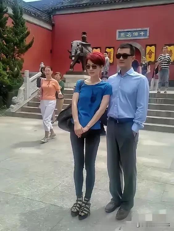 别说，李亚鹏年轻那会儿，真的挺帅的！#娱乐圈#明星娱乐#李亚鹏幸福生活# 王菲