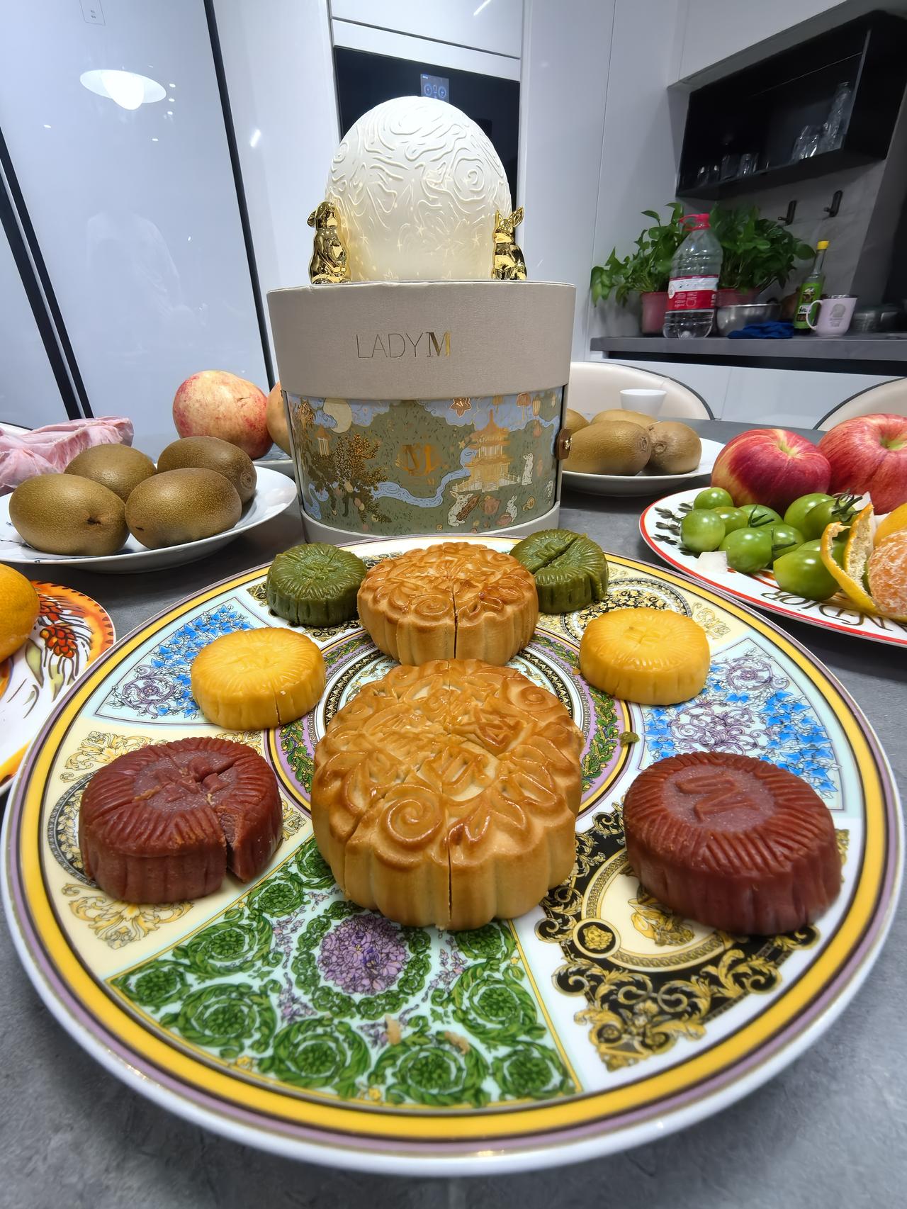在外打拼的人，抢票抢了好几天，坐十几个小时的车，只为推开家门喊一句：妈，我回来了