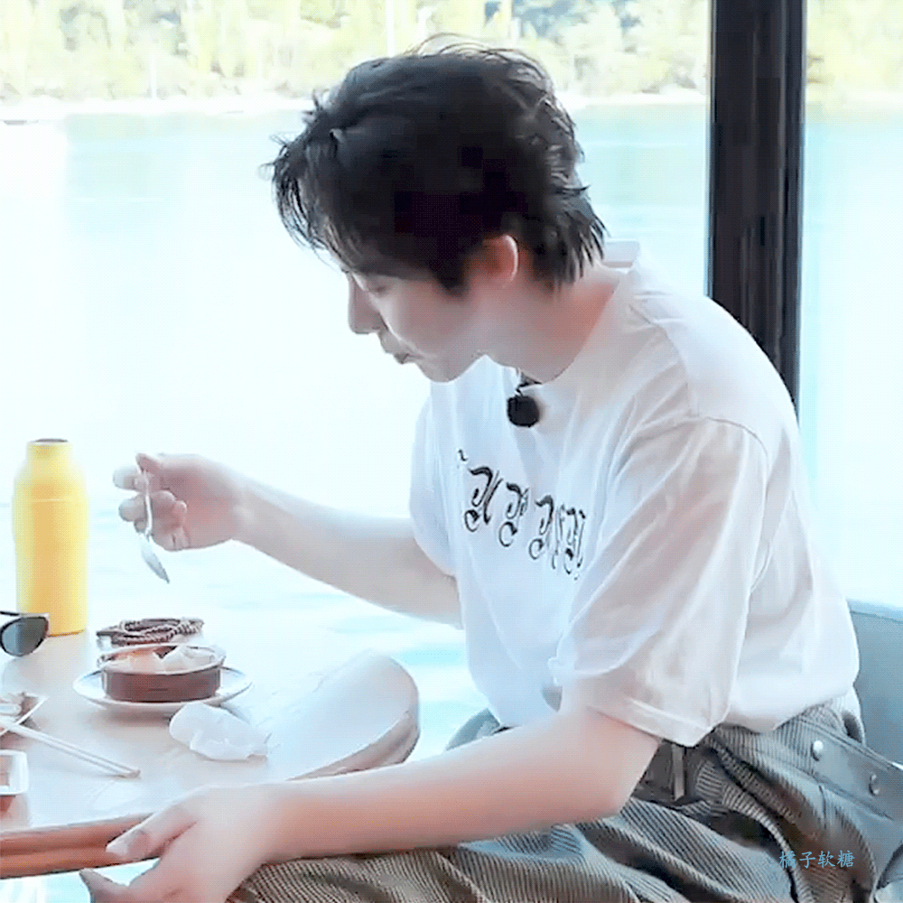 🍂Ⓛ🍹刘宇宁海飞丝品牌代言人 ﻿    ʕ•̫͡•ིʔྀ🍂Ⓨ🍹刘宇宁地球