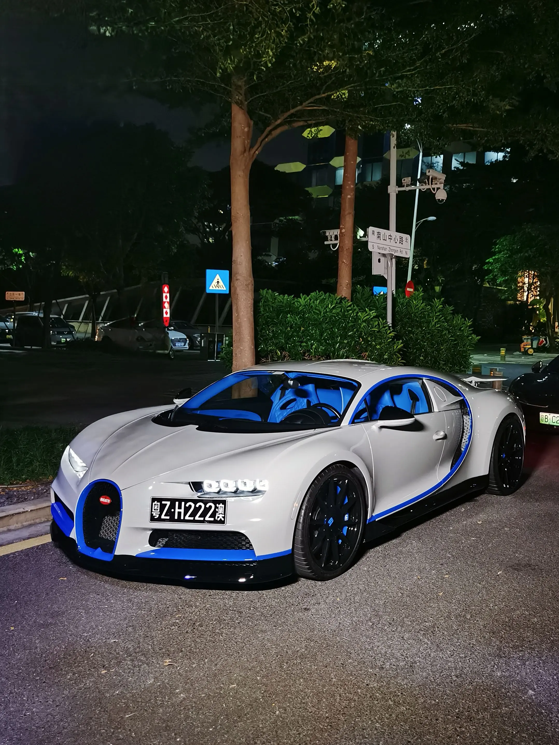 好漂亮的八眼龙王