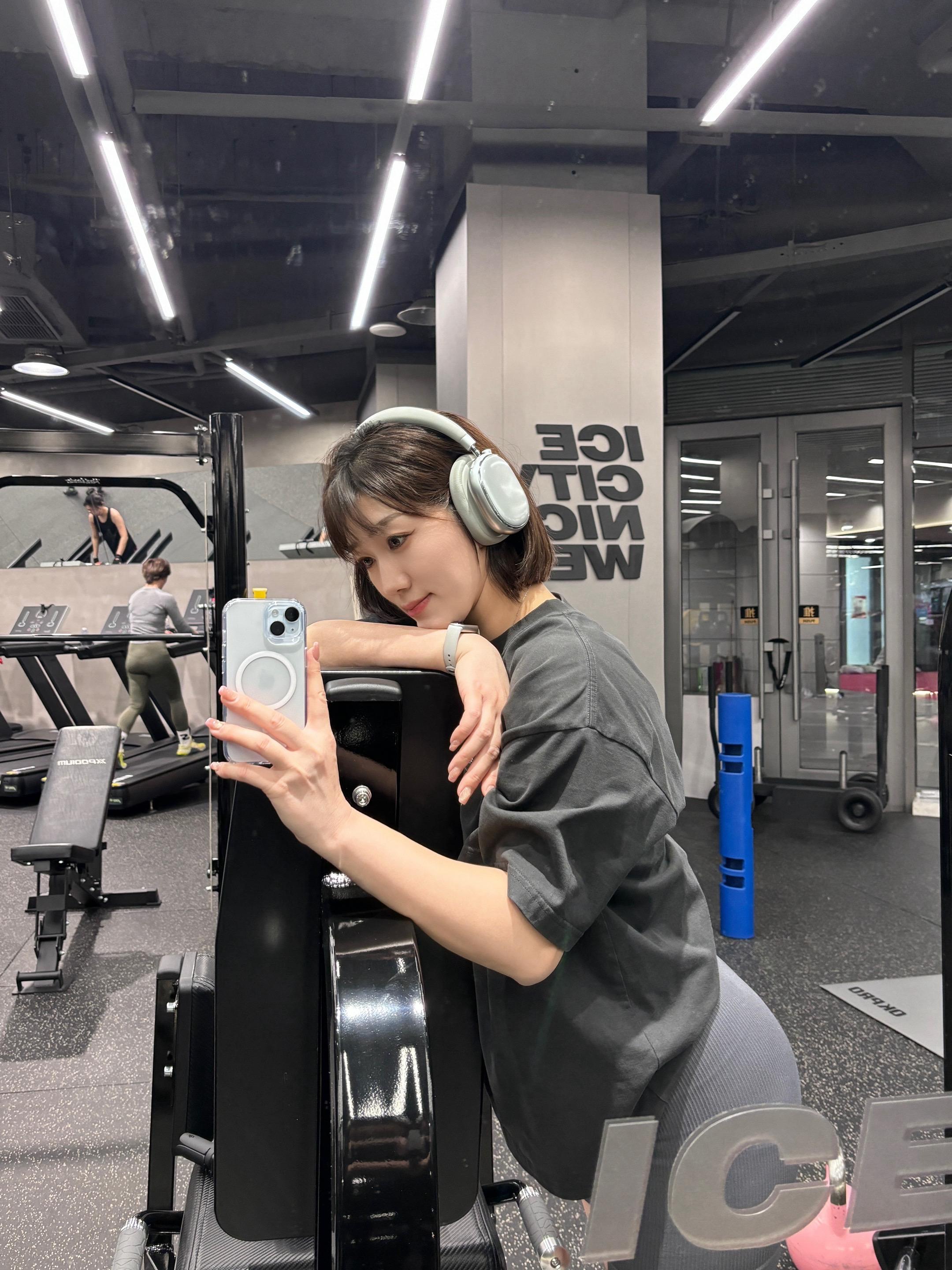 可以吃饱再去健身吗 健身打卡 甜妹