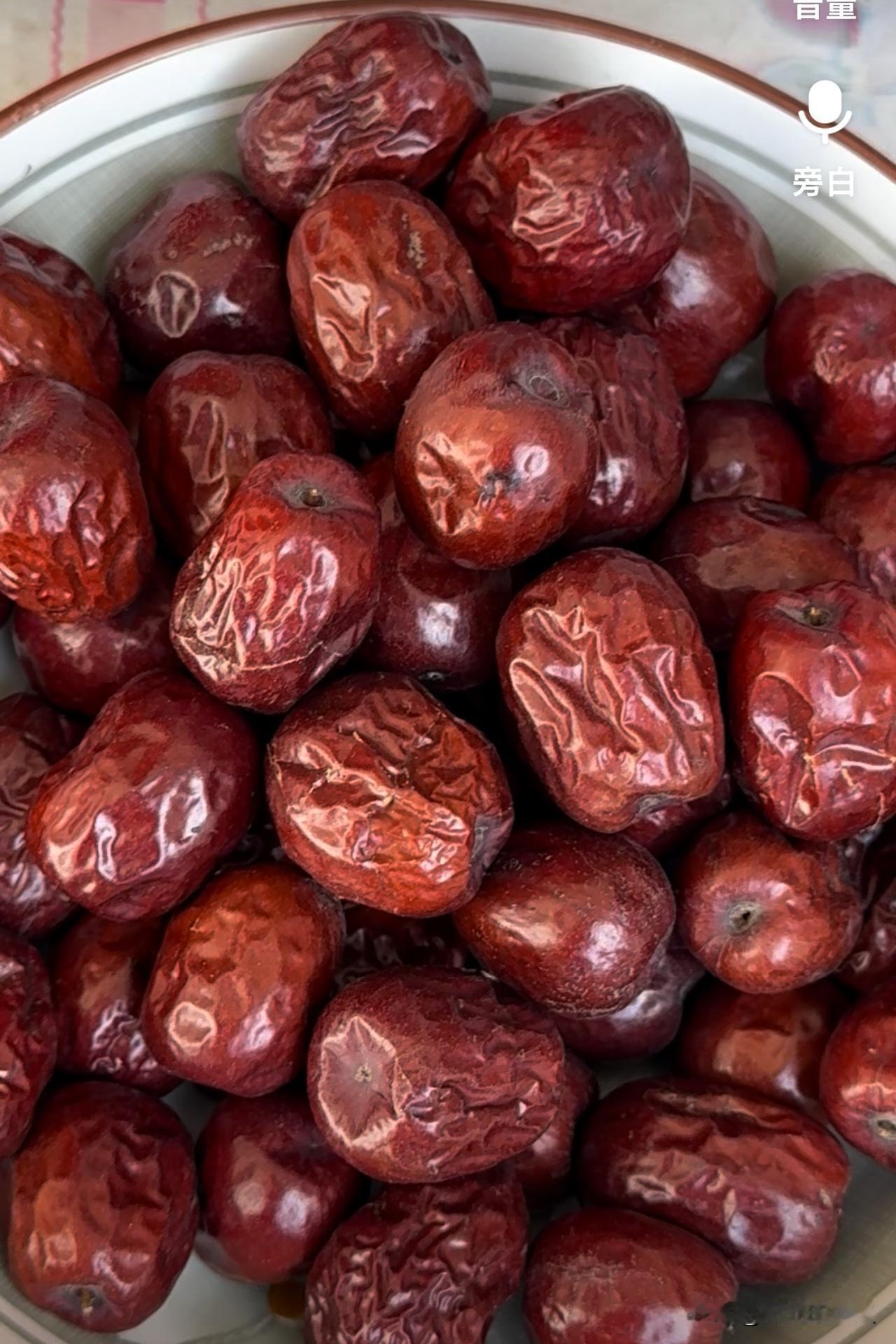 来到生产全国闻名稷山枣的地方了。
不但来这里买了稷山枣的枣树苗，而且还参观了稷山