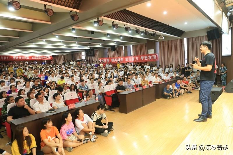 我一直不喜欢张雪峰，他认为一个人喜欢什么不重要，想做什么不重要，梦想都是扯淡的，