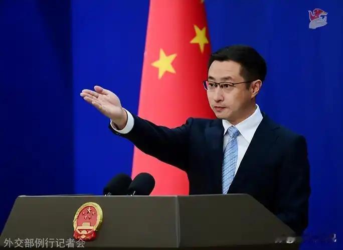 德媒声称，中国挑战美国主导的世界秩序是“自毁长城”！8月17日，根据德国之声报道