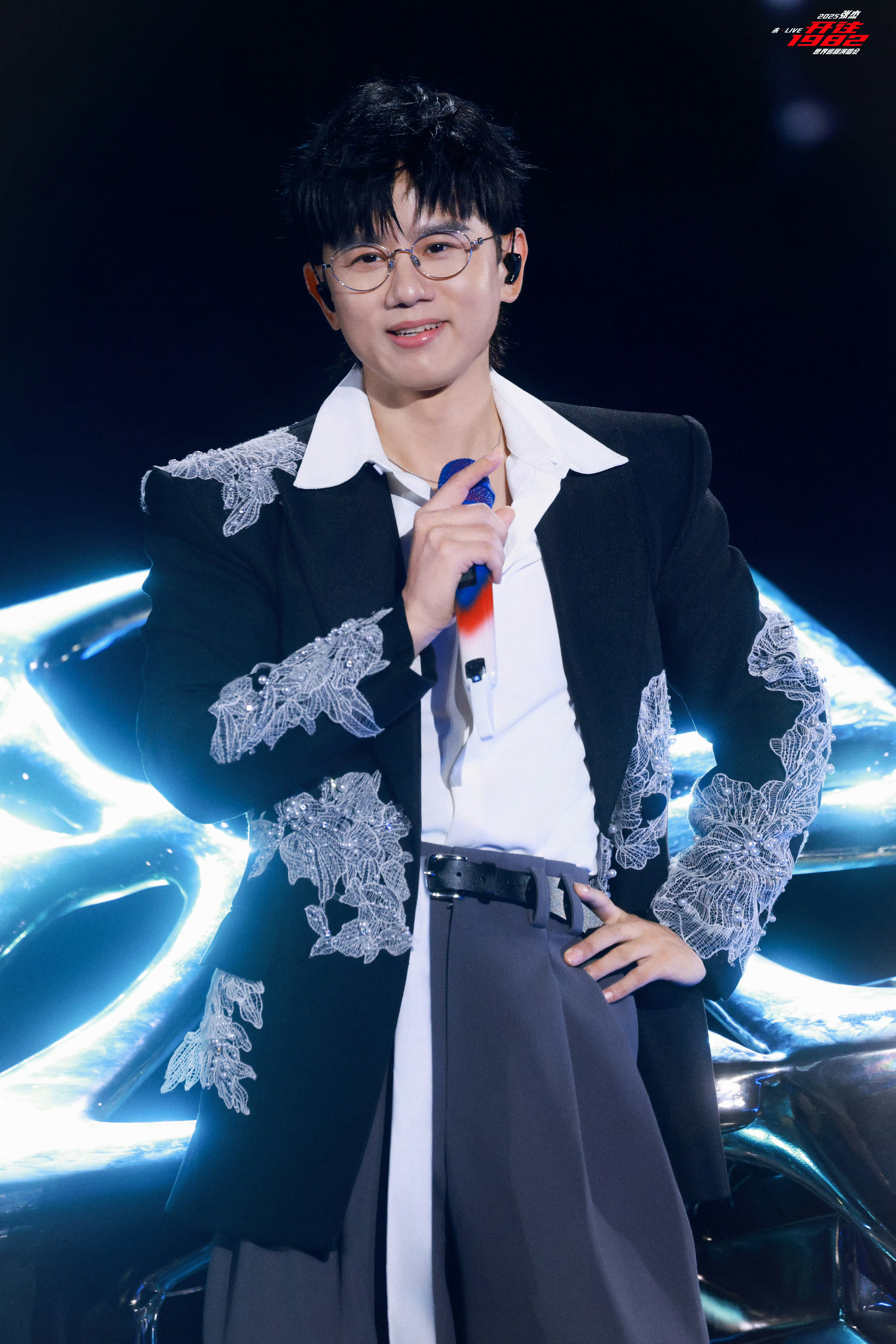 张杰未你好吗跨年演唱会张杰今年在澳门跨年连开3场演唱会！但隐隐约约听说农历新年成