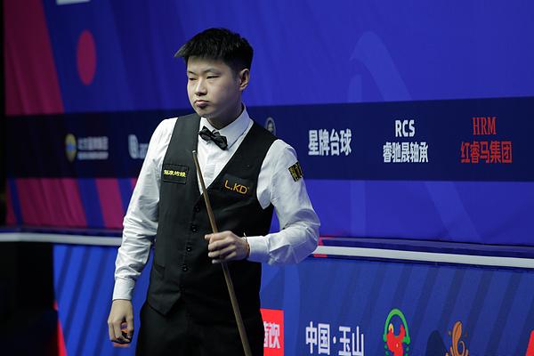 赵心童略显急躁2比5不敌加里·威尔逊止步16强
3月19日晚，在江西上饶举行的2