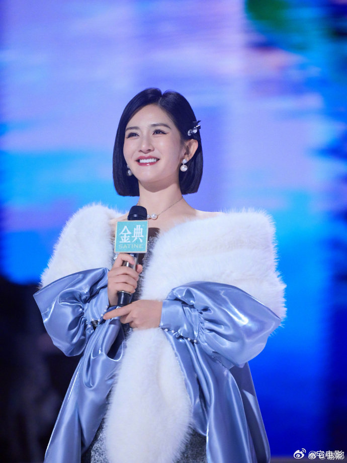 谢娜二公冻成了琅玡榜里的梅长苏谢娜二公梅长苏同款毛披肩 刚知道谢娜二公冻成梅长苏