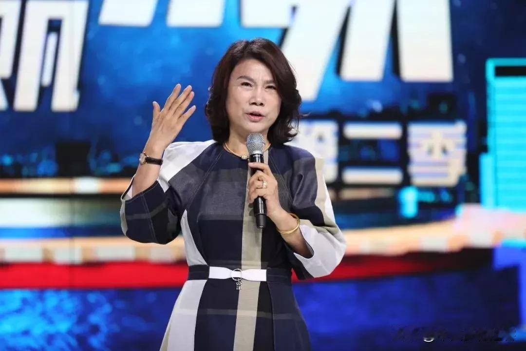 董明珠“海归言论”，撕掉了一些人的底裤
近日，格力电器的董明珠在发言时直指“海归