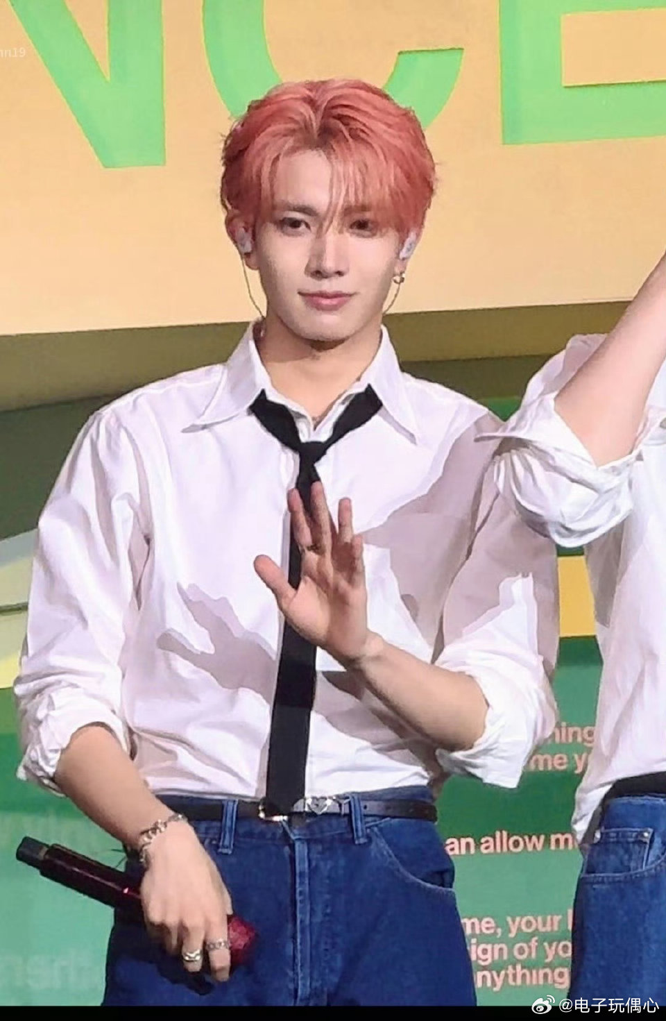 李羲承李羲承状态 solo艺人李羲承状态也太好了