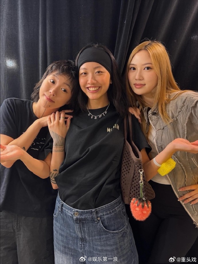 王菲、陈奕迅、甄子丹女儿合照！ 