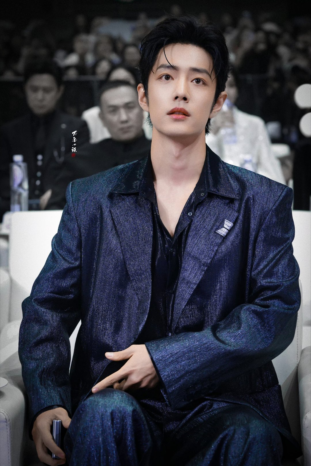 肖战壁纸肖战 肖战向全世界安利肖战 荣幸是什么？是在人海茫茫中遇见你 o(*≧▽