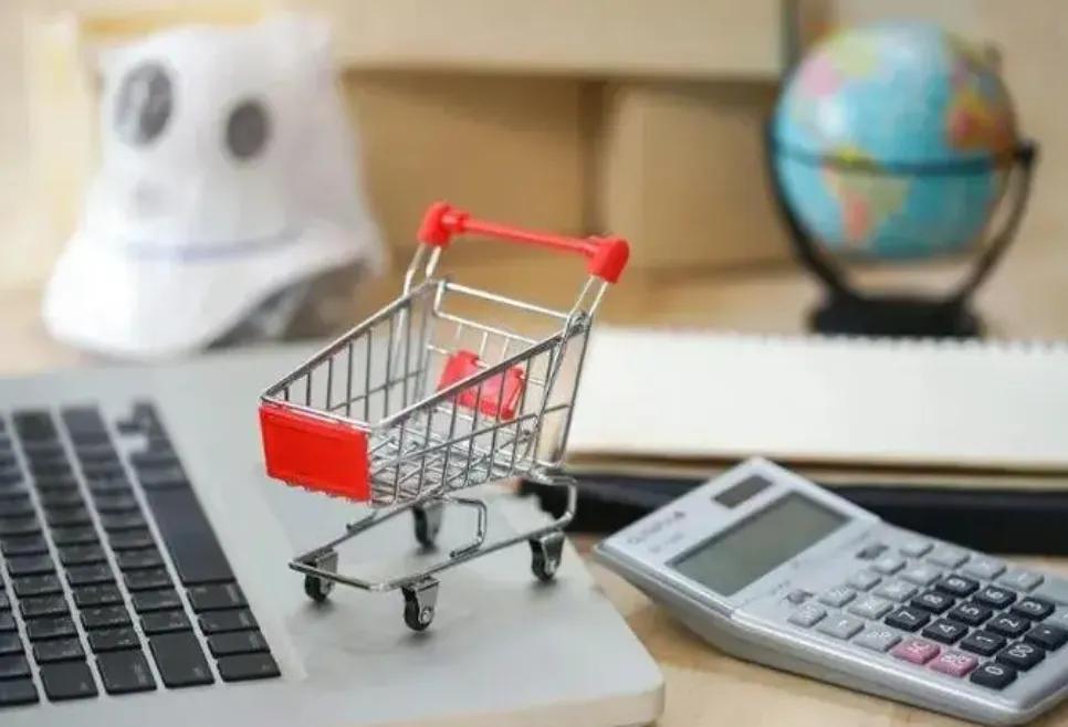 #当今社会做电商是否有出路？#电商是一种好的经济模式，砍掉了很多中间环节，受到了