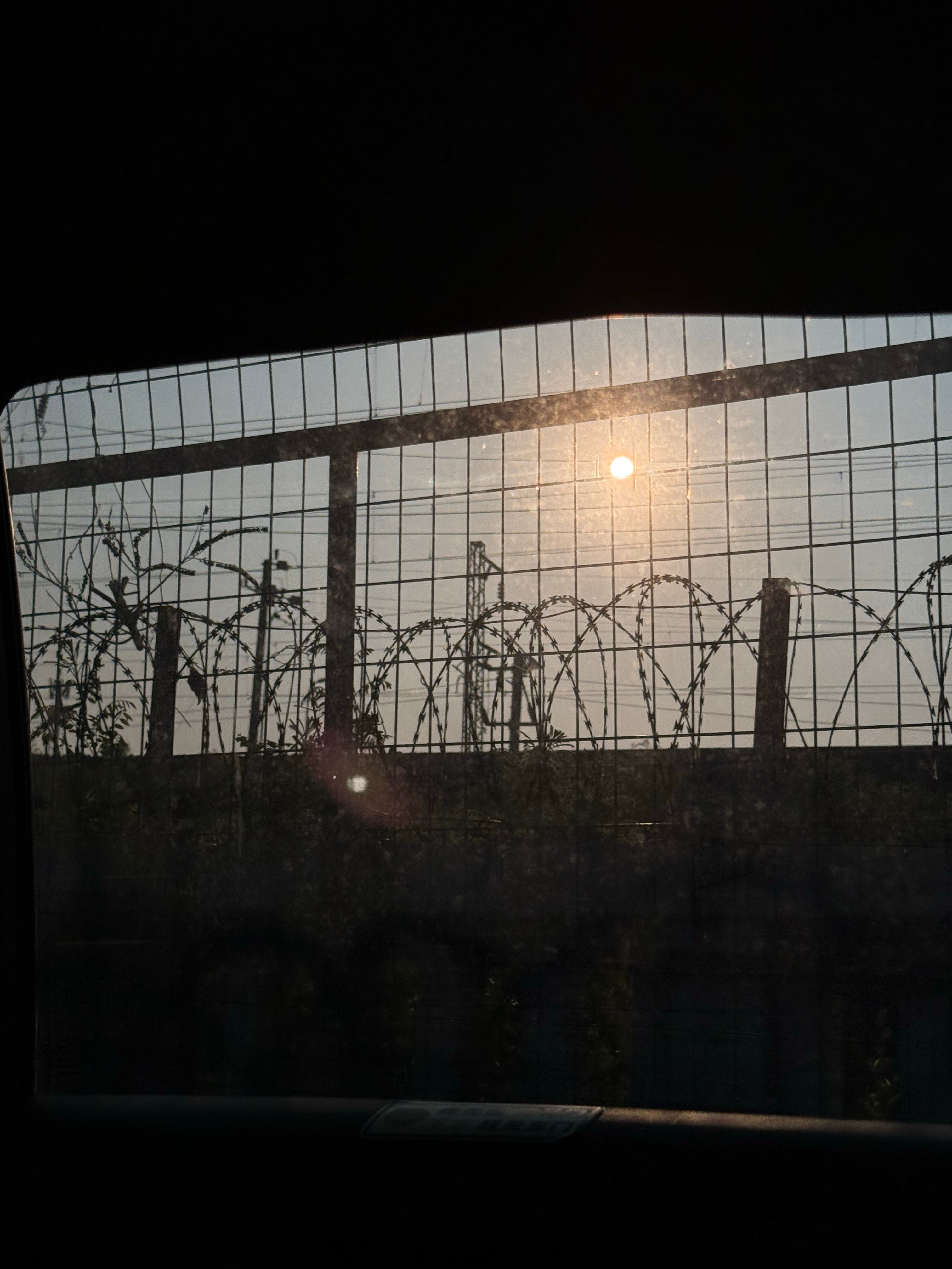 早，起来上班了今天的砖格外难搬[泪]  ​​​