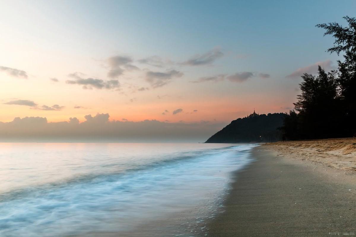 “男人一旦索取于你，那都不是爱，而是权衡利弊后的利用和榨取。”
这话听着耳熟吗？