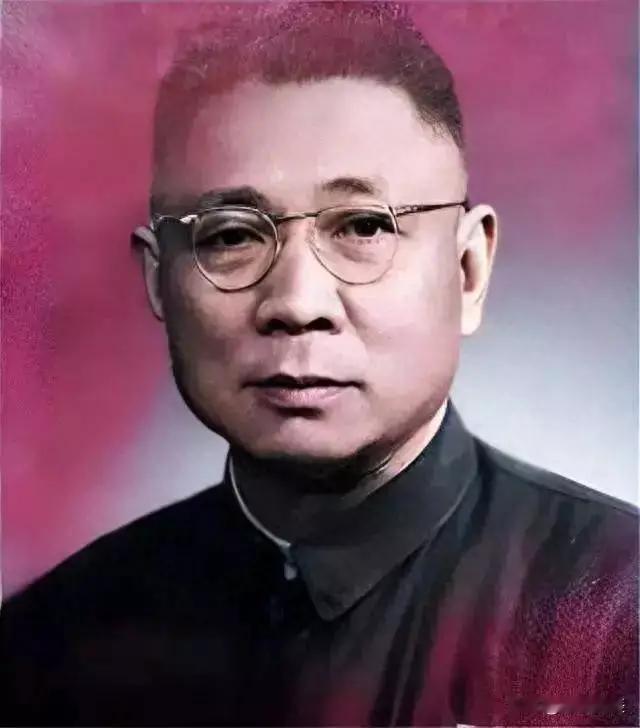 郭勋祺，这位国民党中将很传奇。他幼年命运坎坷，3岁丧父、7岁丧母，在伯父家长大。