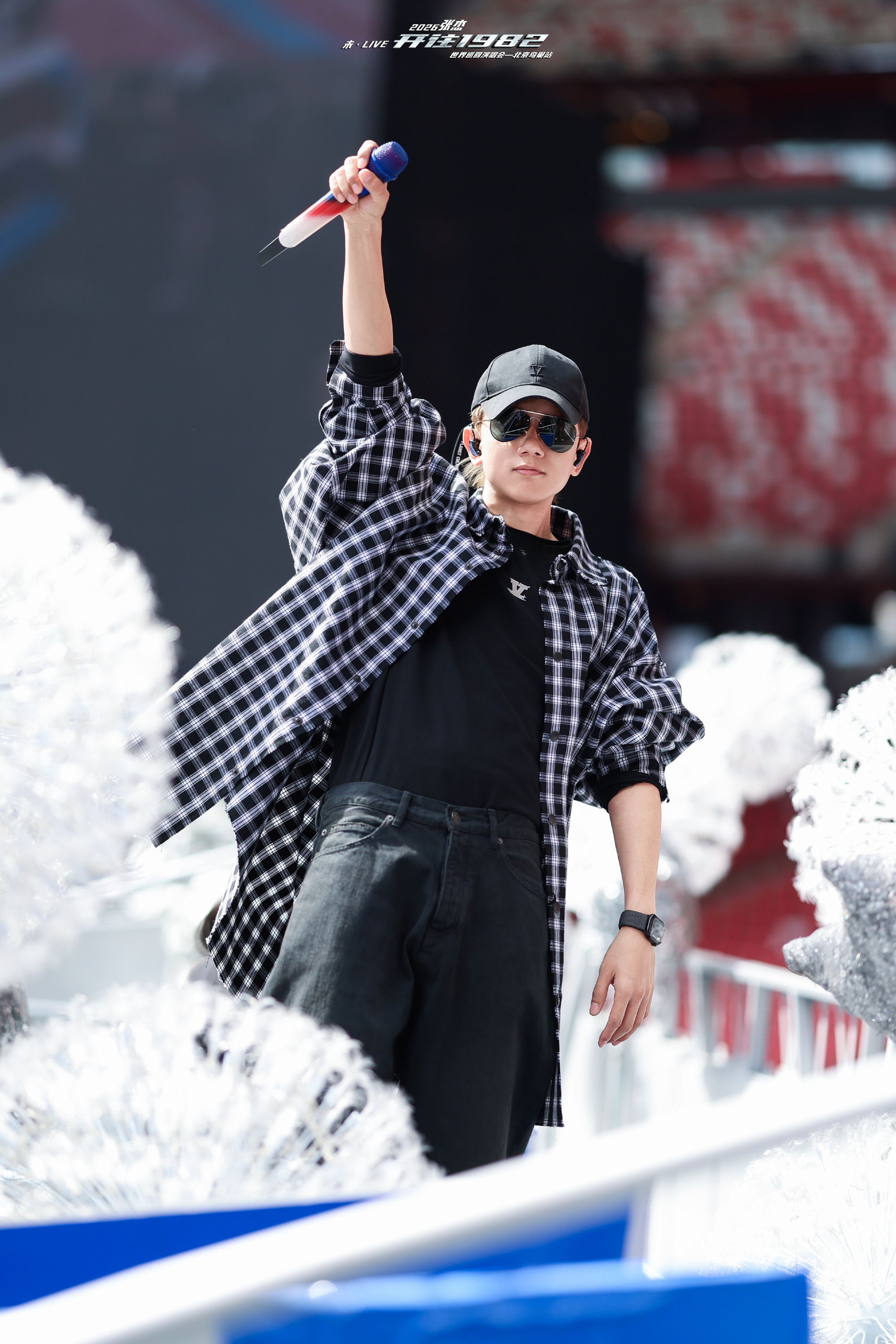 张杰列车开场机甲共舞百人舞团今晚第三场了 