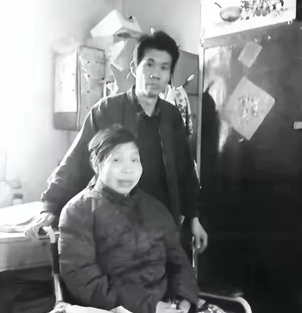 师生变夫妻！1996年，河南南阳女教师曹增敏，身患重度类风湿被丈夫抛弃，独自带女