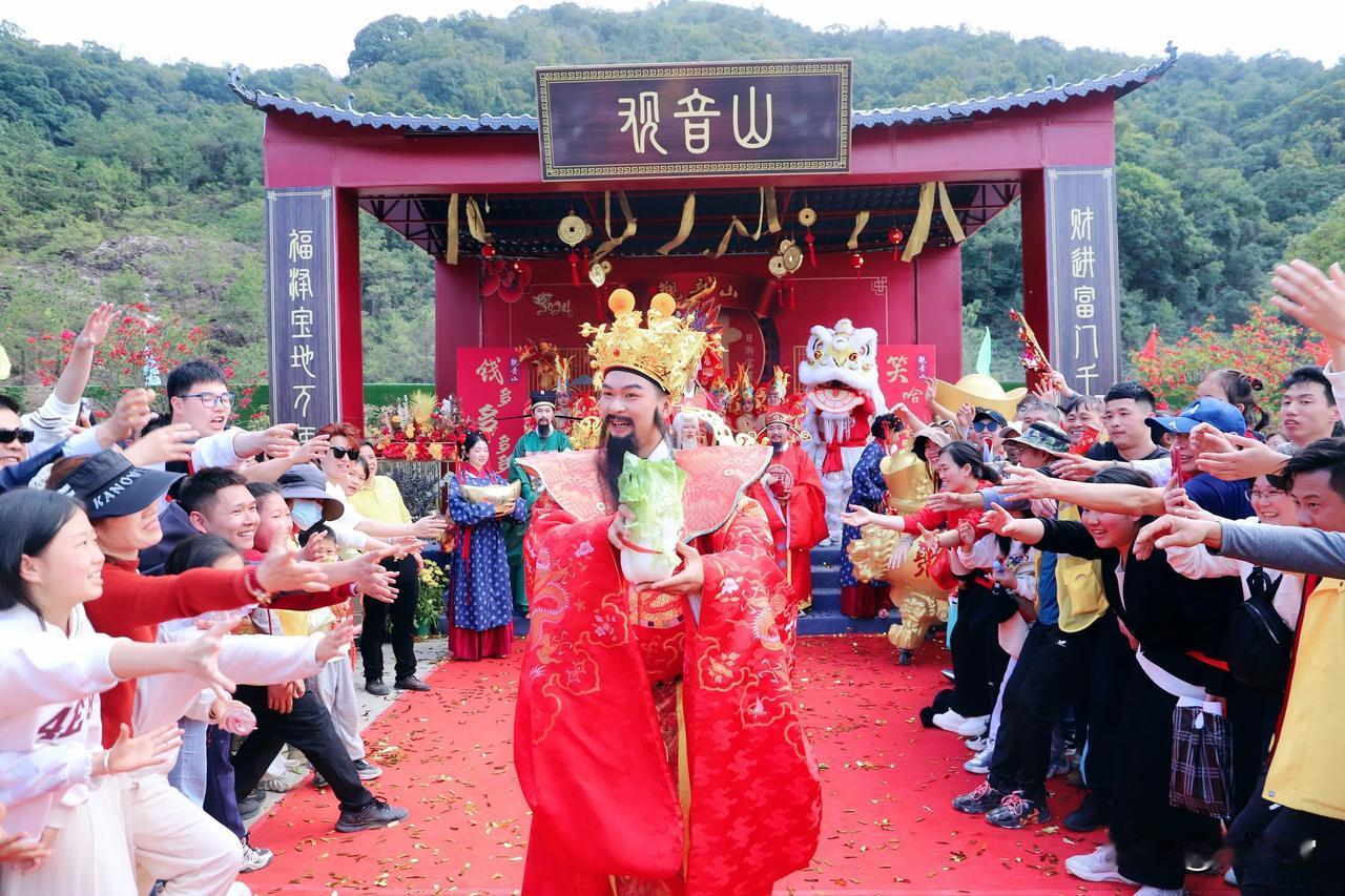 🎉开年宝藏许愿地，东莞观音山春节氛围超燃！🔥

🧨年底想撒欢？东莞观音山等