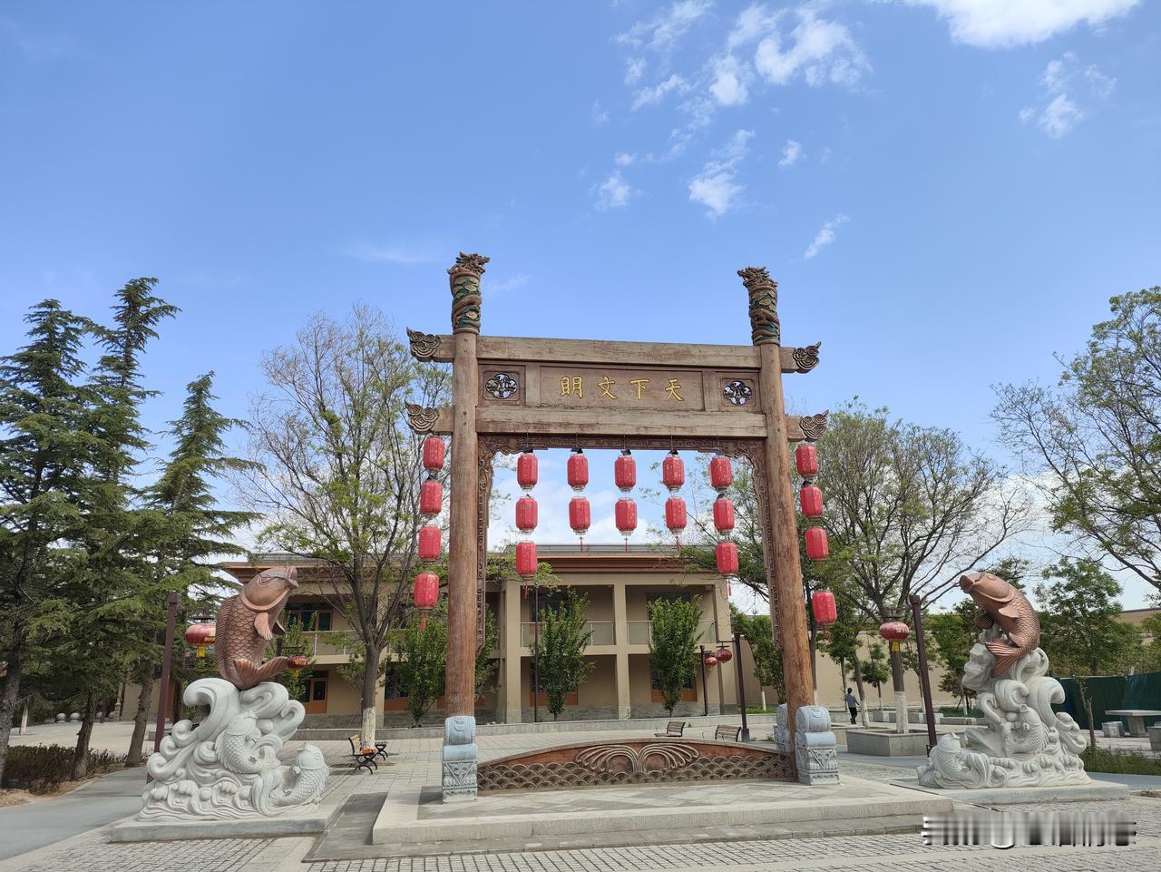 五一假期你怎么过？宝子们五一去外地旅游了吗？不怕你们笑话，我就在家乡附近的公园转