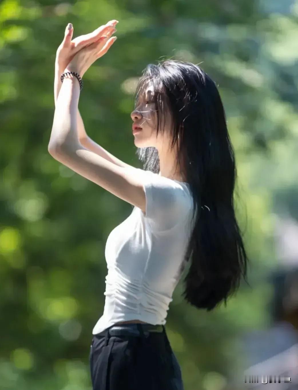 相爱的人,错过了,你遗憾吗?
一切都是瞬息
一切都将会过去而那过去了的
就会成为