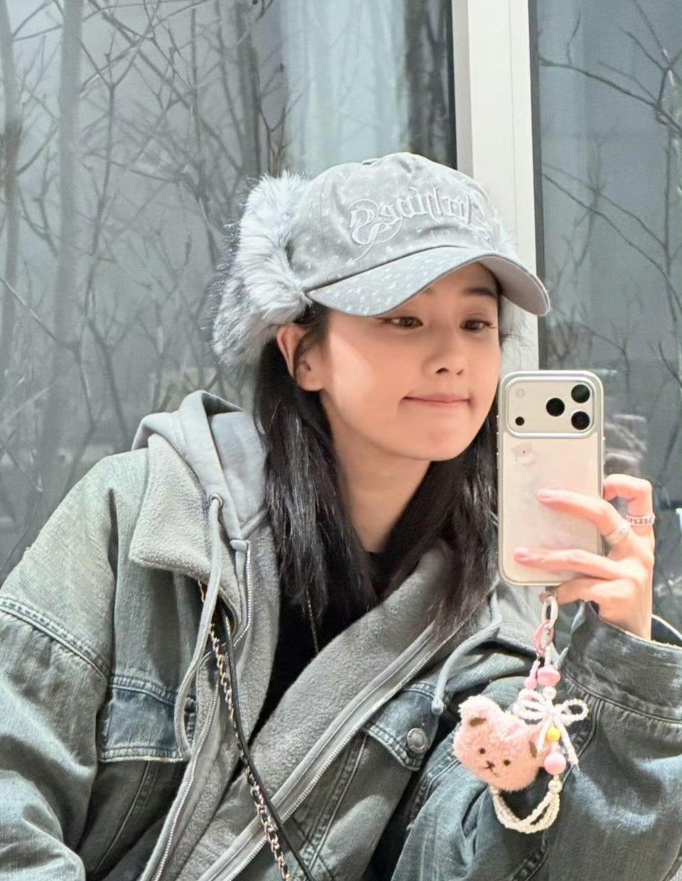 白鹿白鹿晚餐吃水煮菜 🦌白鹿打方向盘 老公姐 
  以为是幸福晕了，没想到是甲