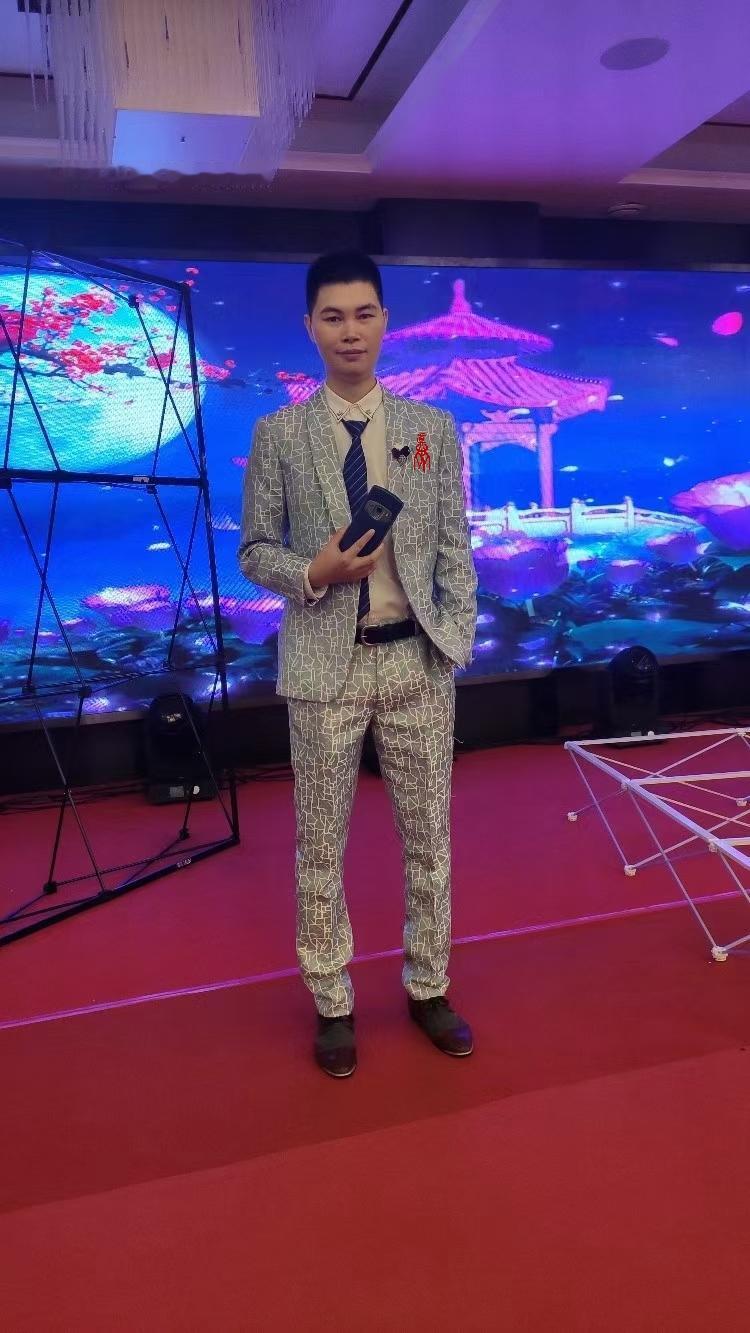 积极热情阳光开朗正能量孝顺父母的晋江人
孝顺父母：您的孝心有多大，舞台就有多大