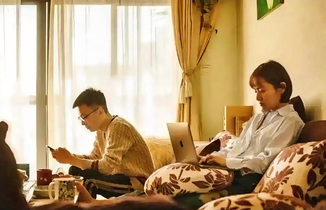 离婚有没有征兆？

有，特别是结婚很多年准备要离婚的夫妻都会有这种表现。心理学上