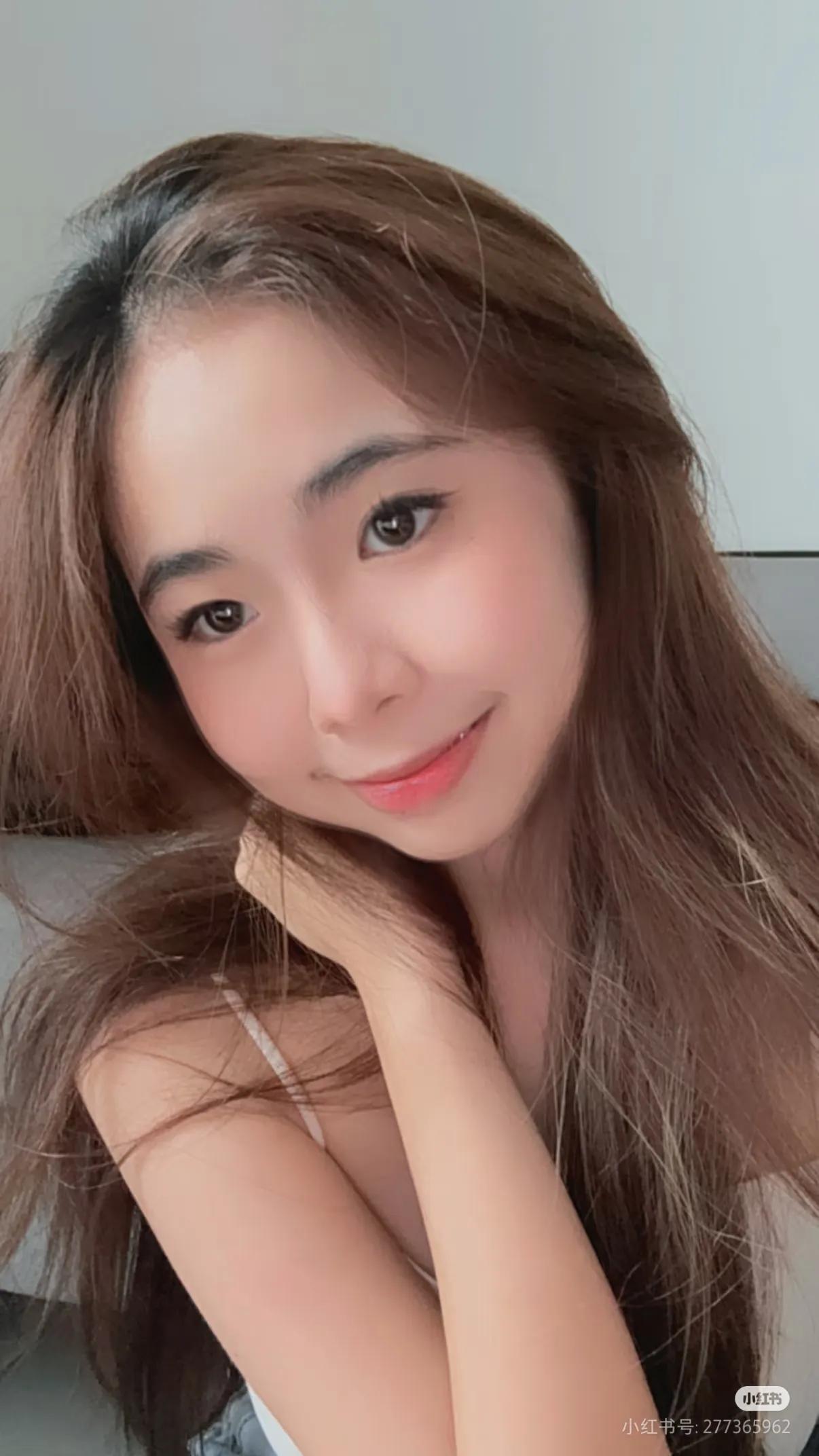 话说大马近几年就推出了许多样靓身材正，气质也相当不错的新晋博主，而一零二三就是其